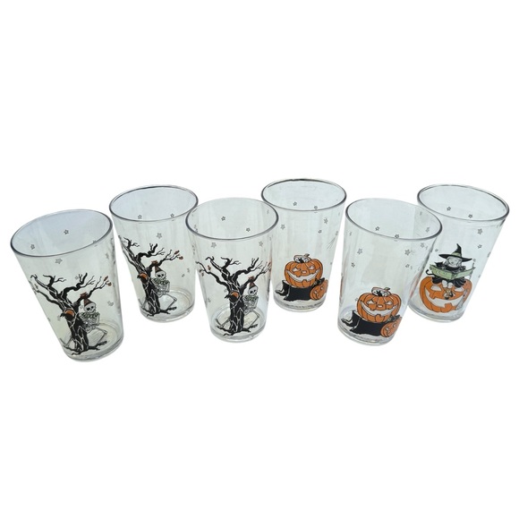 Pottery Barn Kids Vintage Halloween Graphic Plastic Small Cups - Picture 1 of 4